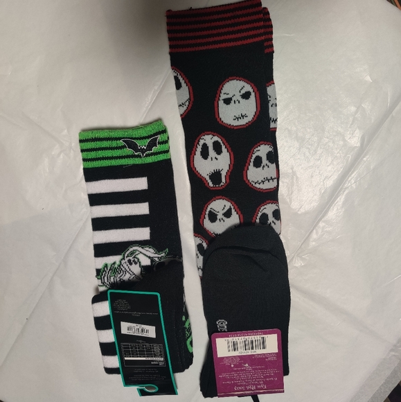 🆕 Nightmare before Christmas 2 pairs of knee high socks w Double Sided gift bag - Picture 4 of 7